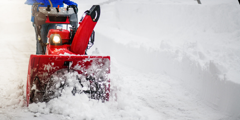 You are currently viewing How to Operate a Snowblower