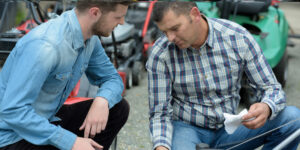 Read more about the article Discover the Benefits of Buying a Used Lawn Mower