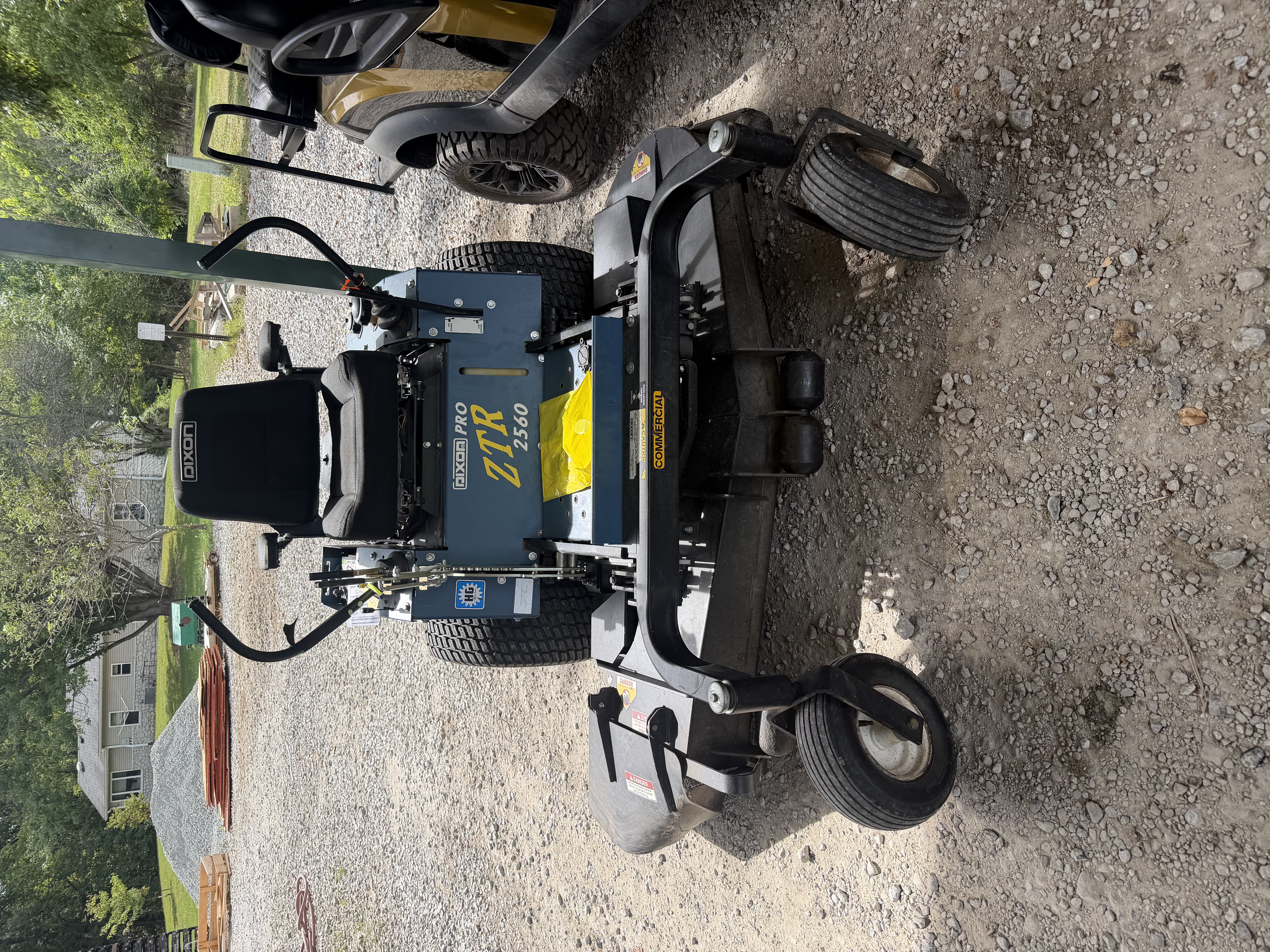 2004 Dixon 2560 Lawn Mower